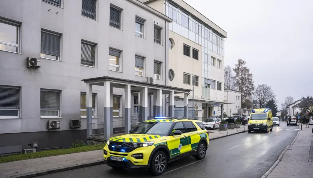 Zaposlitve na Gorenjskem: od policije in komunale do vrtca, plače do 2571 evrov bruto