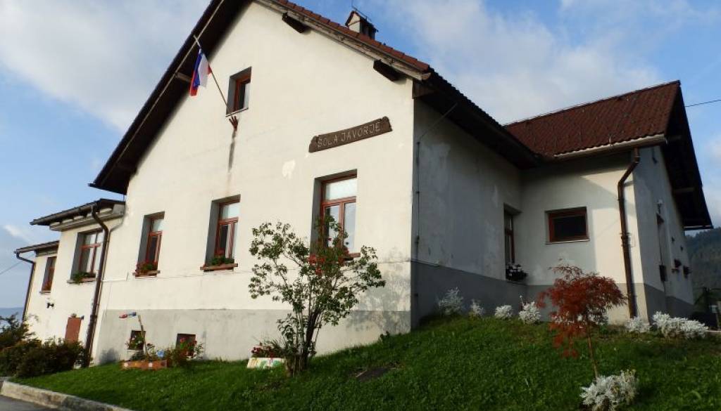 Javorje po ujmi do nove šole, občina objavila razpis