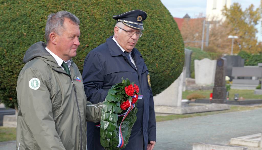 FOTO in VIDEO: V Murski Soboti počastili spomin na mrtve, župan Anželj pozval k miru in končanju vojn
