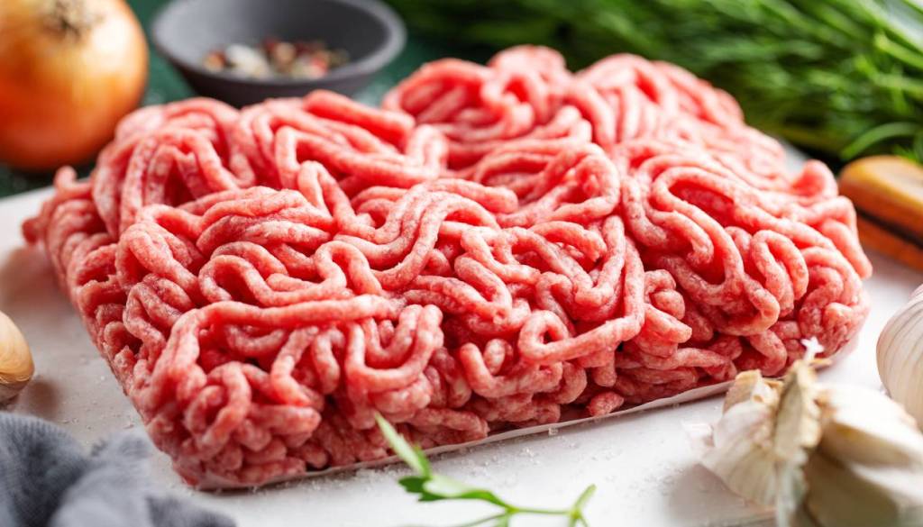 V mletem mesu iz Tuša odkrili salmonelo, preverite, ali ga imate doma
