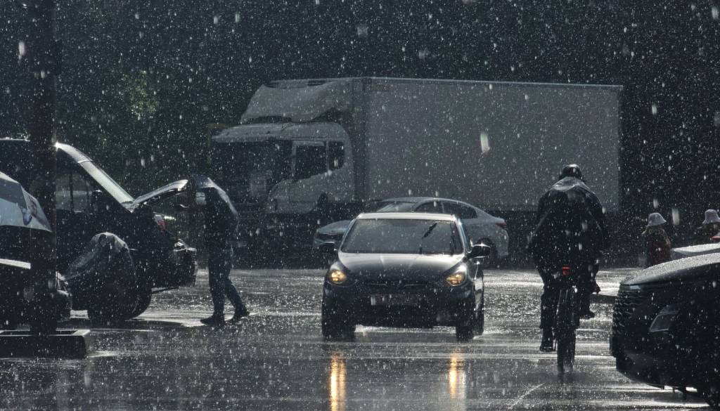Končuje se suho obdobje. Prestolnico čakata dež in nekoliko hladnejše vreme