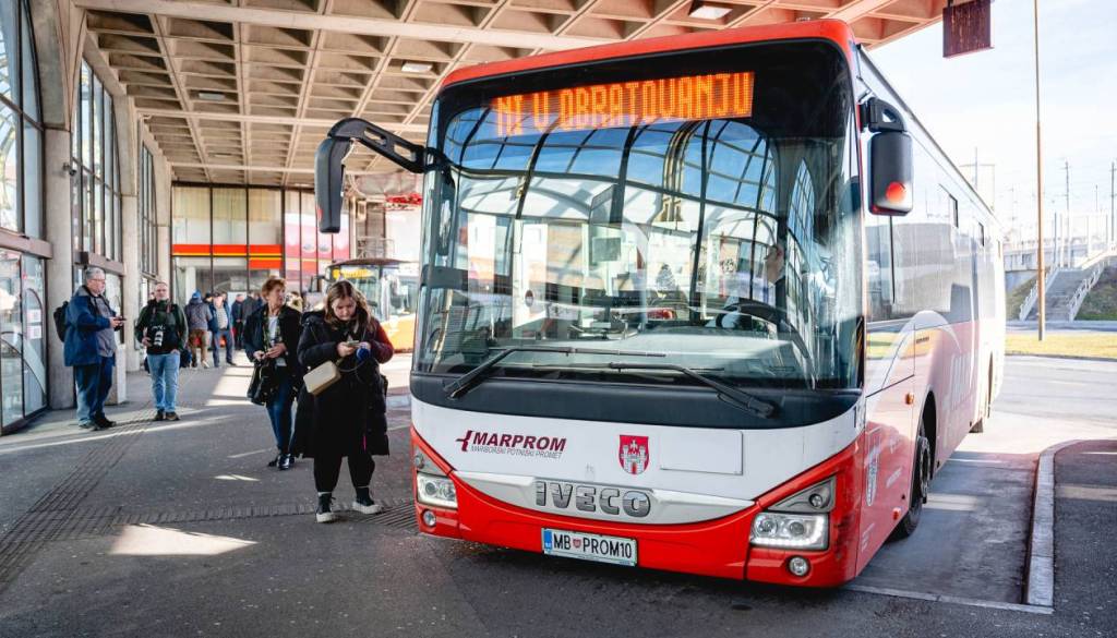 Za spremljevalca otroka z invalidnostjo doplačali 20 evrov, čeprav jim ne bi bilo treba. Kaj pojasnjuje Marprom?