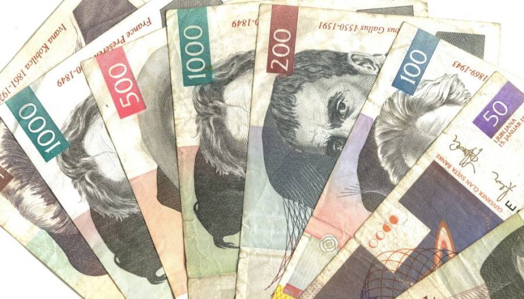 Se spomnite tolarjev? 200 tolarjev bi bilo danes vrednih več, kot si mislite