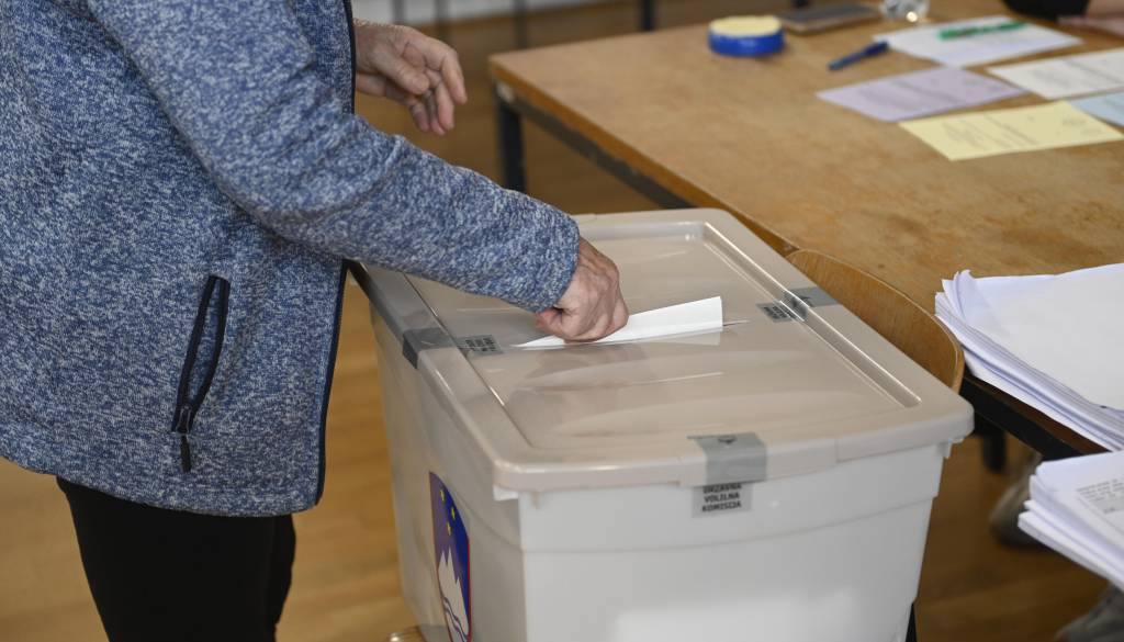 Koliko ljudi je že glasovalo? Predčasna udeležba močno presegla pretekla referenduma