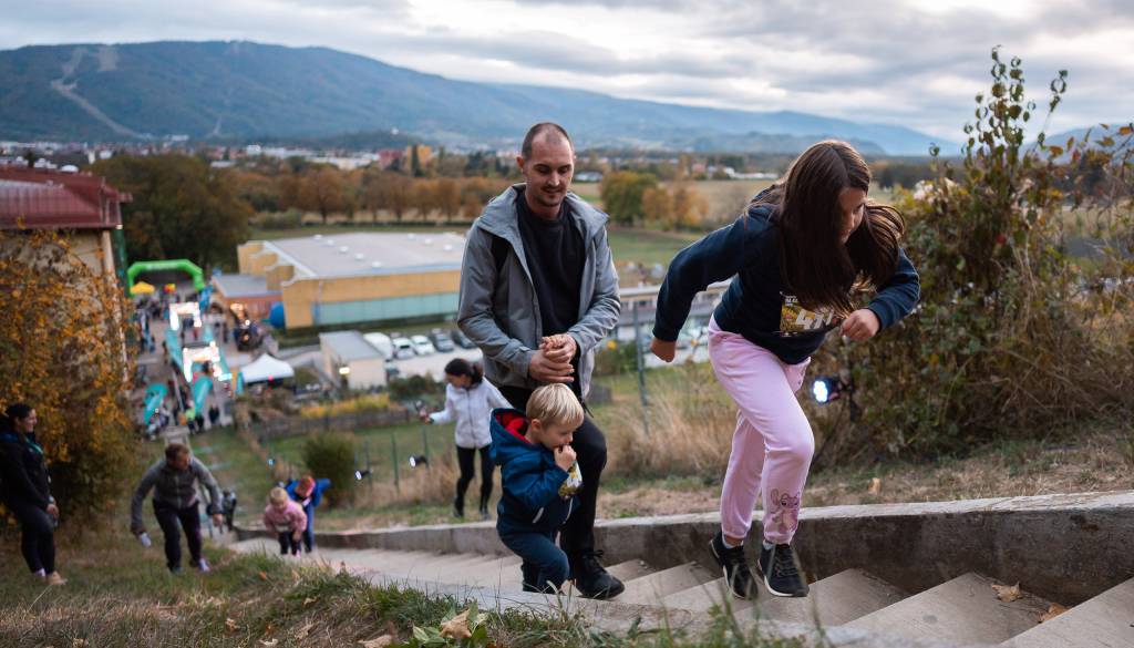 FOTO in VIDEO: Peklenskih 454 stopnic! Tako so tekači premagovali mariborsko Kalvarijo