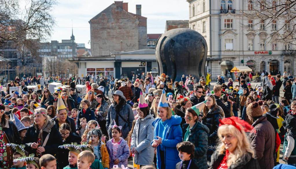 Krofi, maske in zabava za male in velike! Pustni vodič po Mariboru in okolici