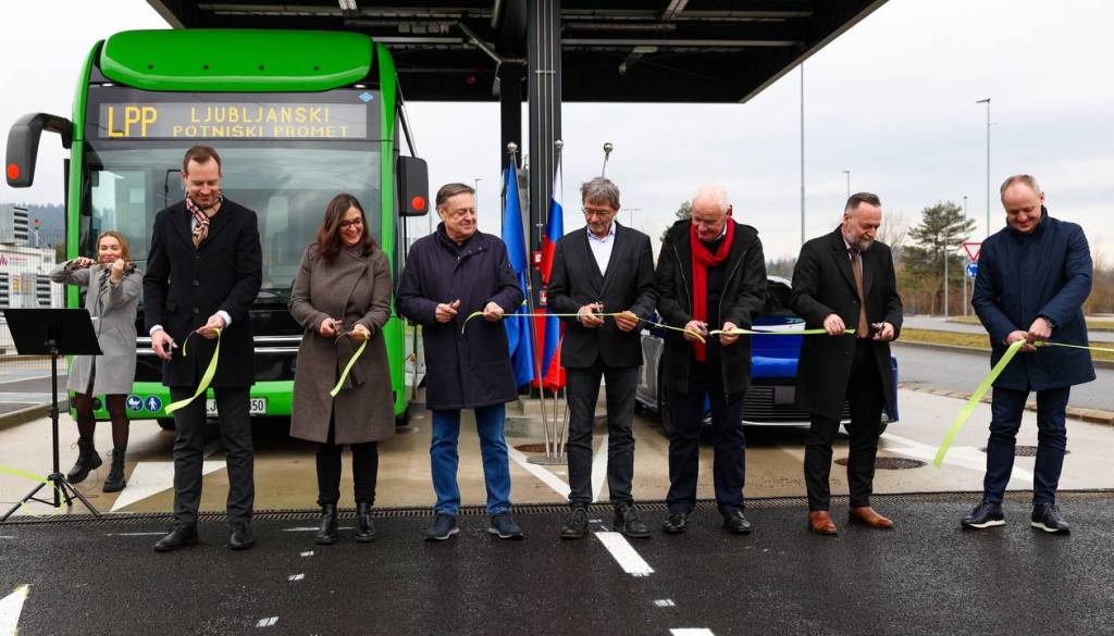 FOTO in VIDEO: Na Stanežičah odprli polnilni park