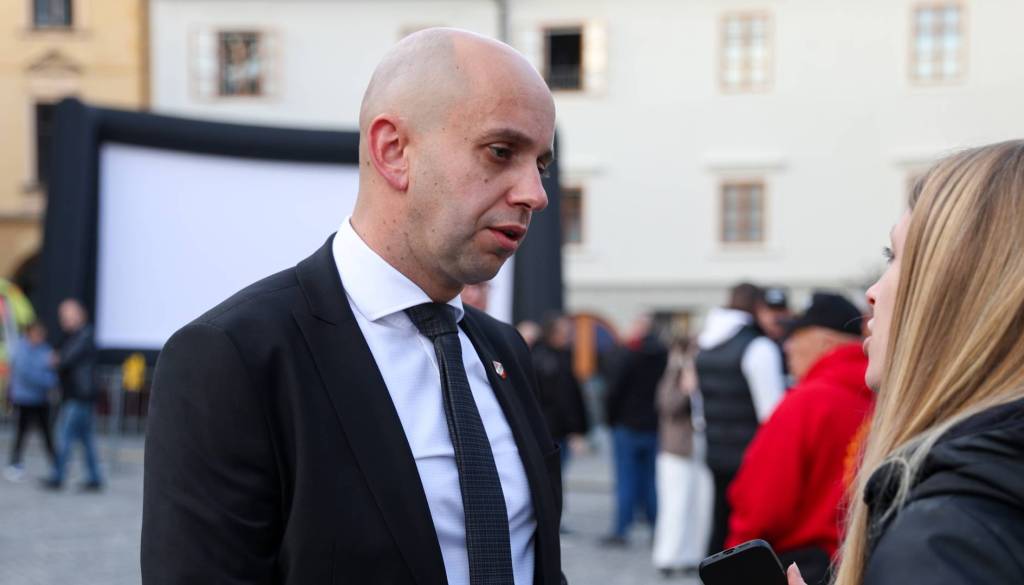 Po napadu na župana: kočevska Roma gresta v zapor