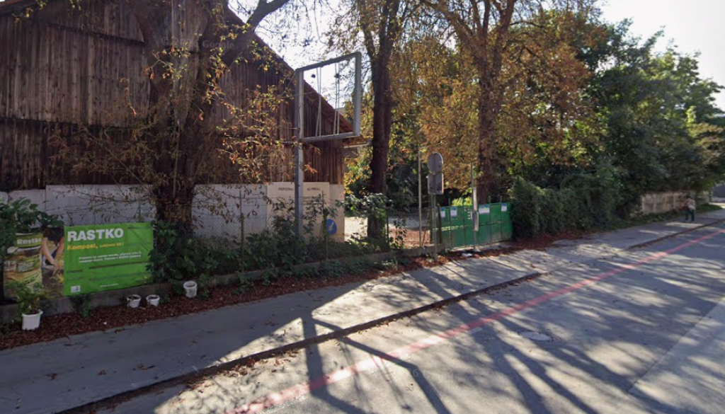 Razpis za rušenje objektov na Povšetovi propadel