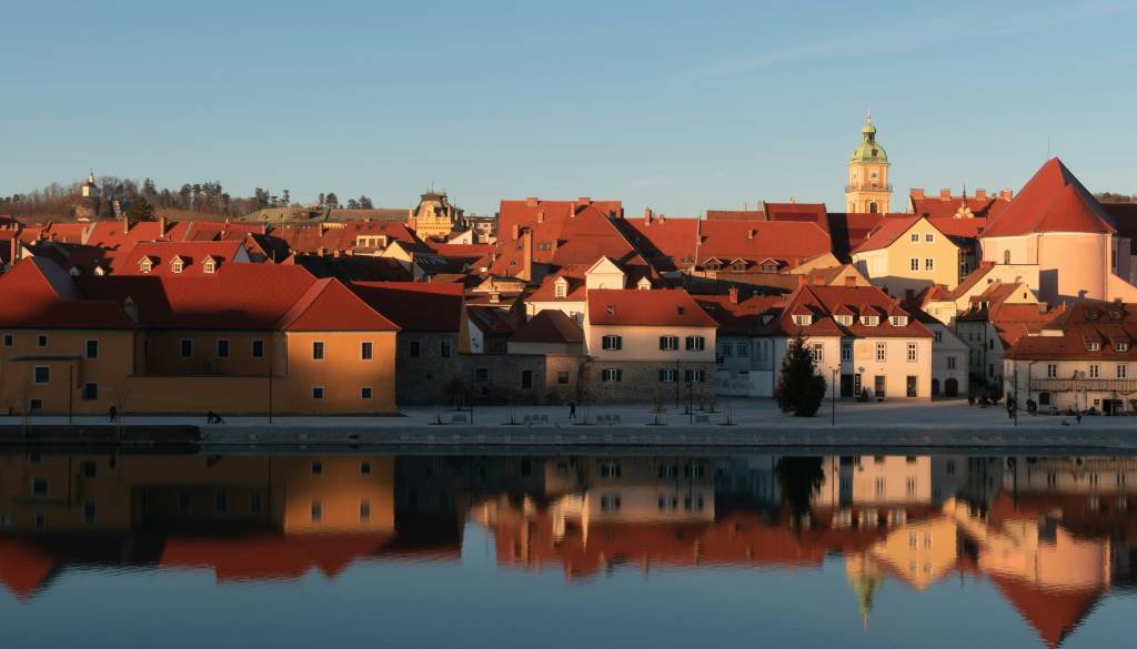 Ateisti v Mariboru o morali, veri in sodobni družbi
