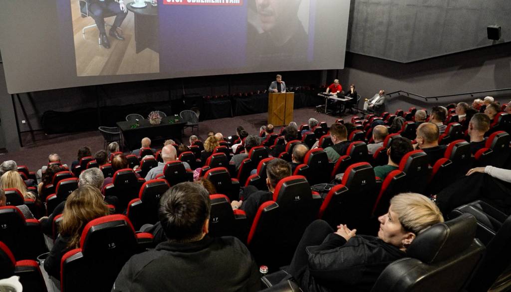 FOTO: Selitve podjetij in visoki davki v ospredju razprave v Murski Soboti