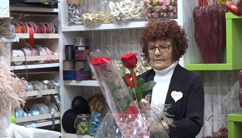Valentinova razvajanja v Pomurju: Od rdečih vrtnic do čokolade, termalne vode in unikatnega nakita