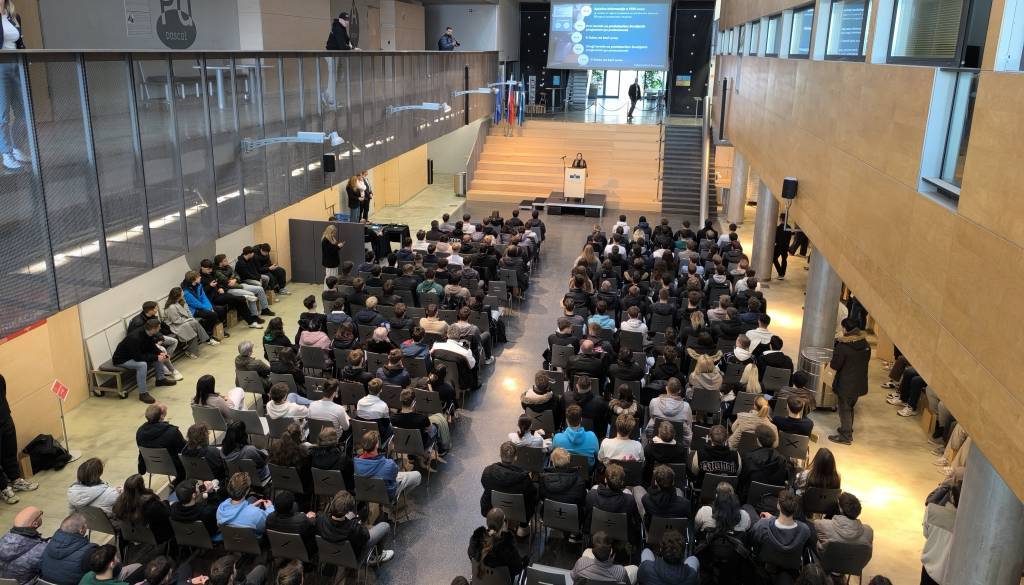 FOTO in VIDEO: Mariborske fakultete in srednje šole odprle vrata bodočim študentom in dijakom 