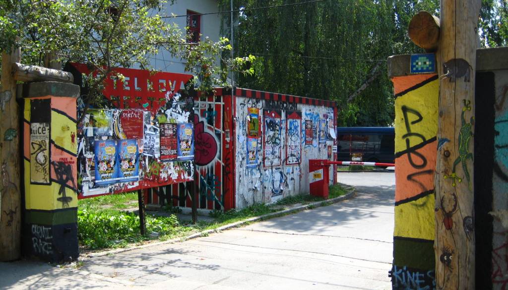 Panika na družbenih omrežjih: V Ljubljani številna posilstva, vpleteni naj bi bili migranti