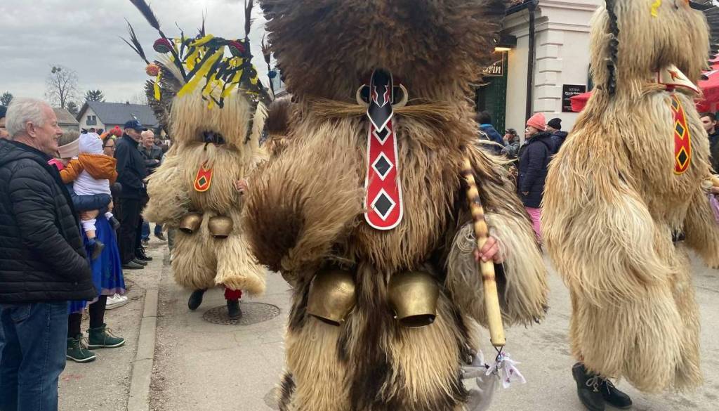 Pustne povorke bodo krojile vremenske razmere