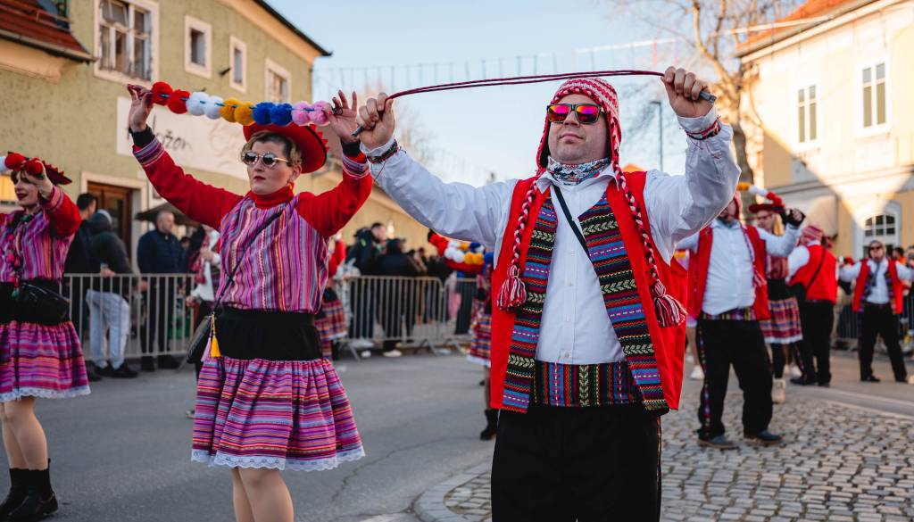 Perujci osvojili Mednarodno karnevalsko povorko na Ptuju