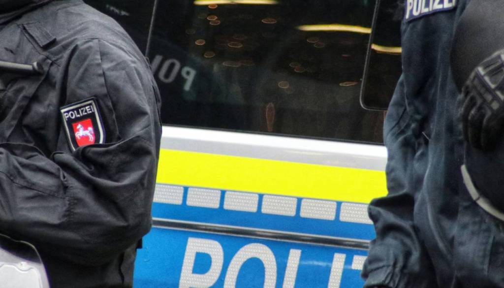 Grozljivka: Več let skrivala truplo mame, da bi še naprej dobivala njeno pokojnino