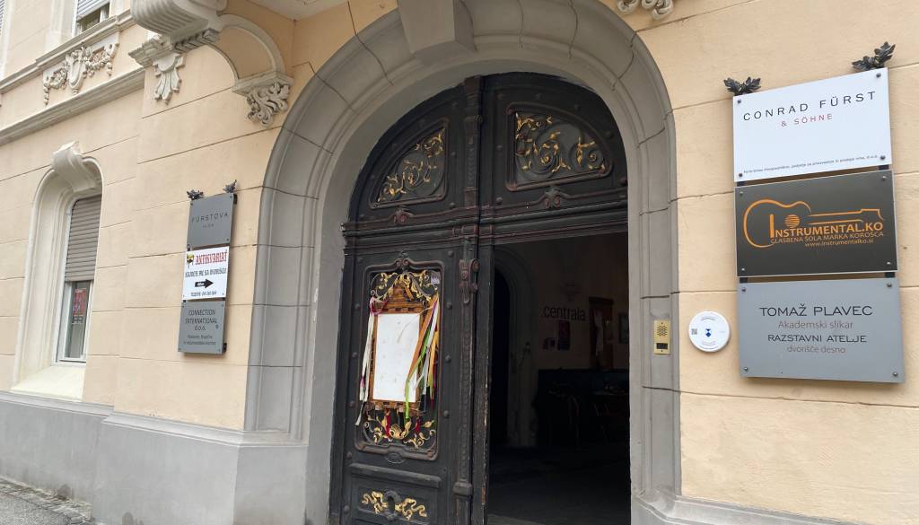 Literarni večer v Centrali Fürstova na Ptuju: Natalija Milovanović in Lukas Debeljak