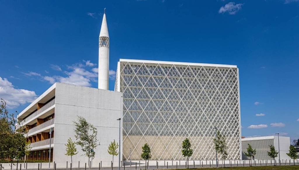 Začenja se ramazan: V ljubljanski džamiji danes pričakujejo velik obisk muslimanov