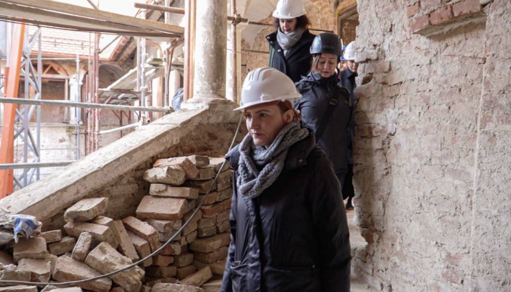 FOTO: Asta Vrečko na ogledu desetmilijonske obnove gradu Negova