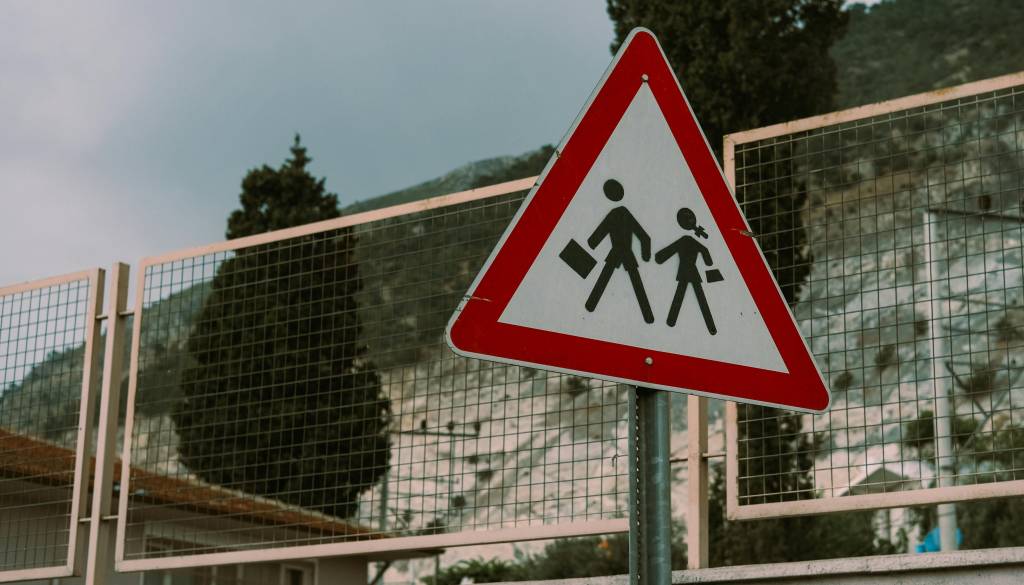 Avtomobili stran s tega predela Kranja: Župan napovedal novo prometno ureditev