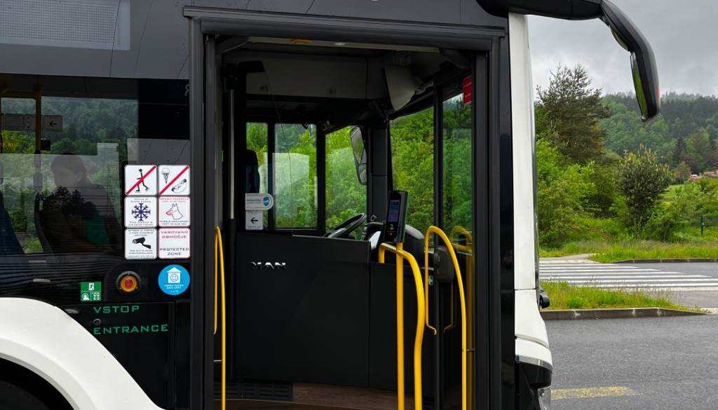 LPP o sodobnem plačevanju: Ljubljana ni London, zato spremembe niso potrebne?