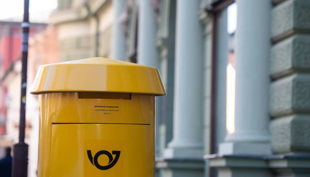 Se bomo na pošti lahko prijavili na izpit za avto? Poslovalnice naj bi postale 'mini' upravne enote