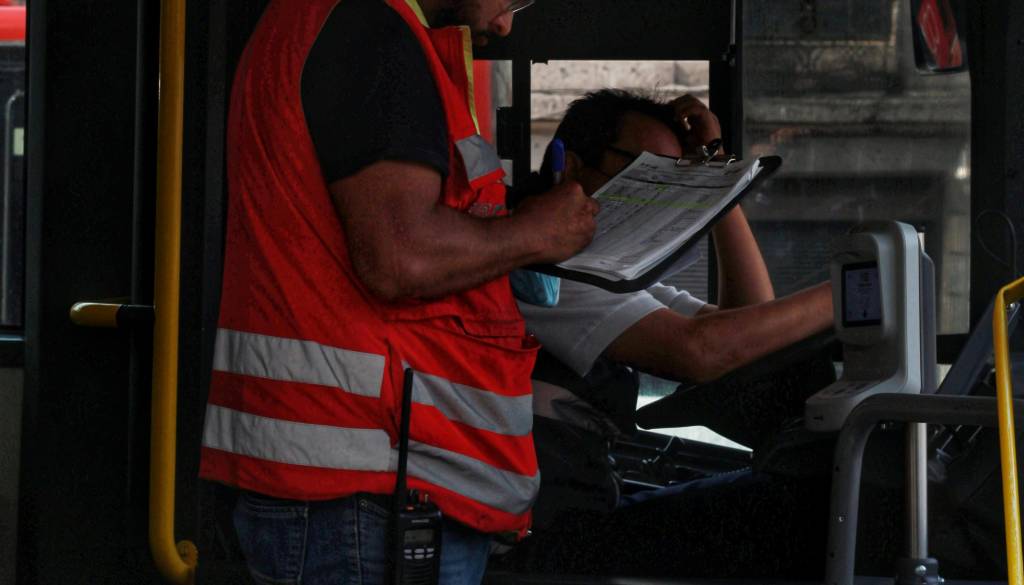 V Radovljici incident na avtobusu: Potnik se je znesel nad šoferjem