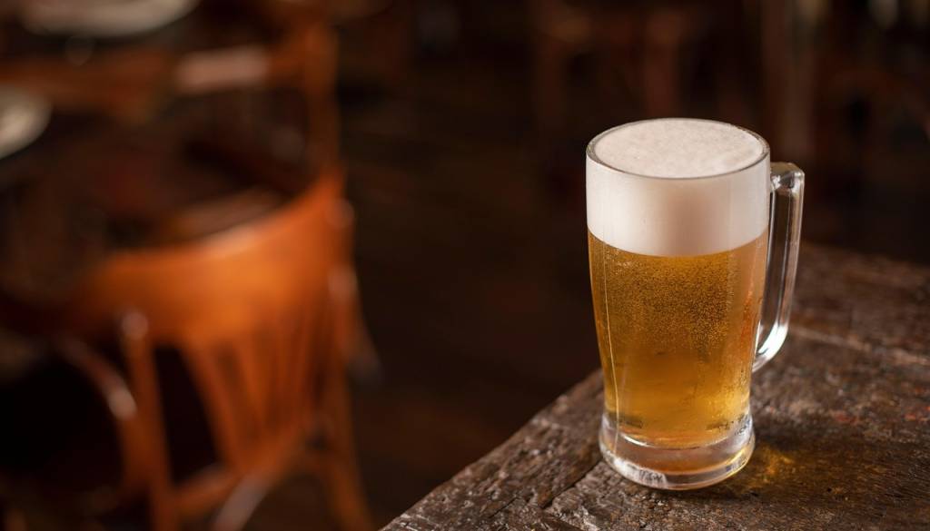 Alkoholna industrija v štirih letih izgubila 830 milijard, razlog naj bi bila generacija Z