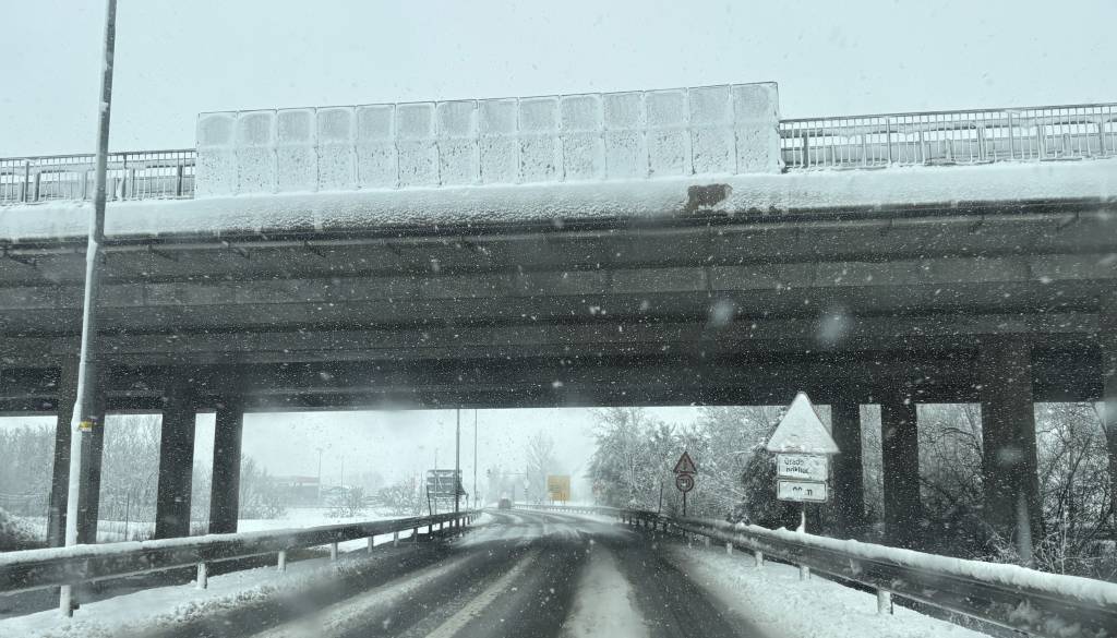 Iz vremenske apokalipse naravnost v pomlad? Čaka nas skoraj 15 stopinj