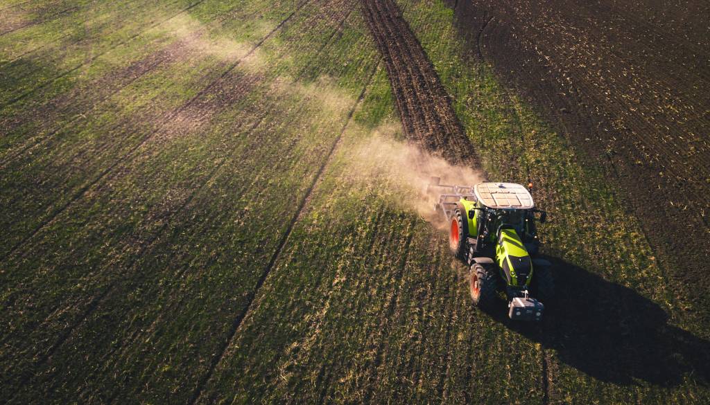 Kmetje napovedali blokado cest po vsej državi