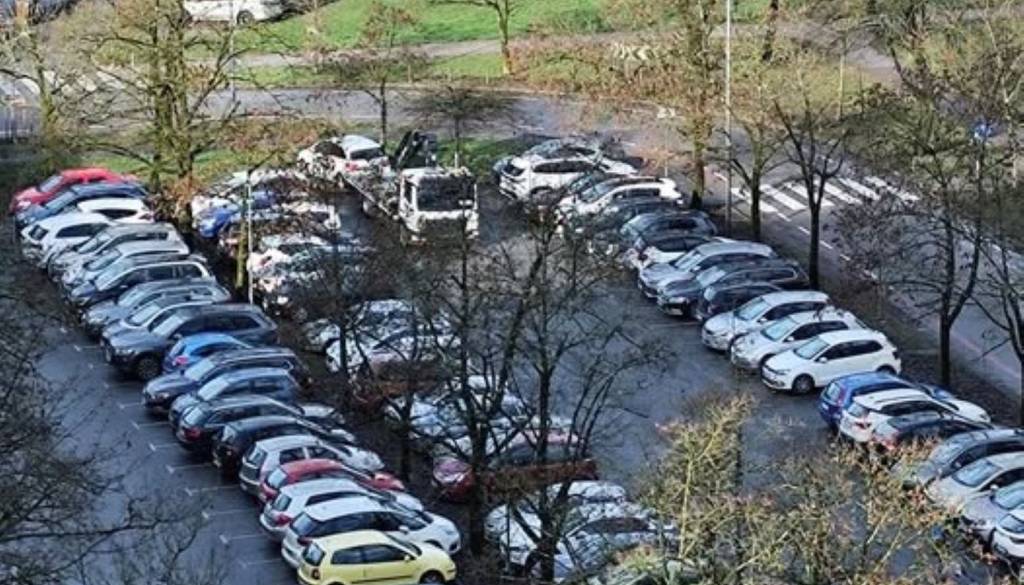 Živi drugje, parkira v Štepanjskem: Najemniki ostali brez dovolilnice, oglasil se je Janković