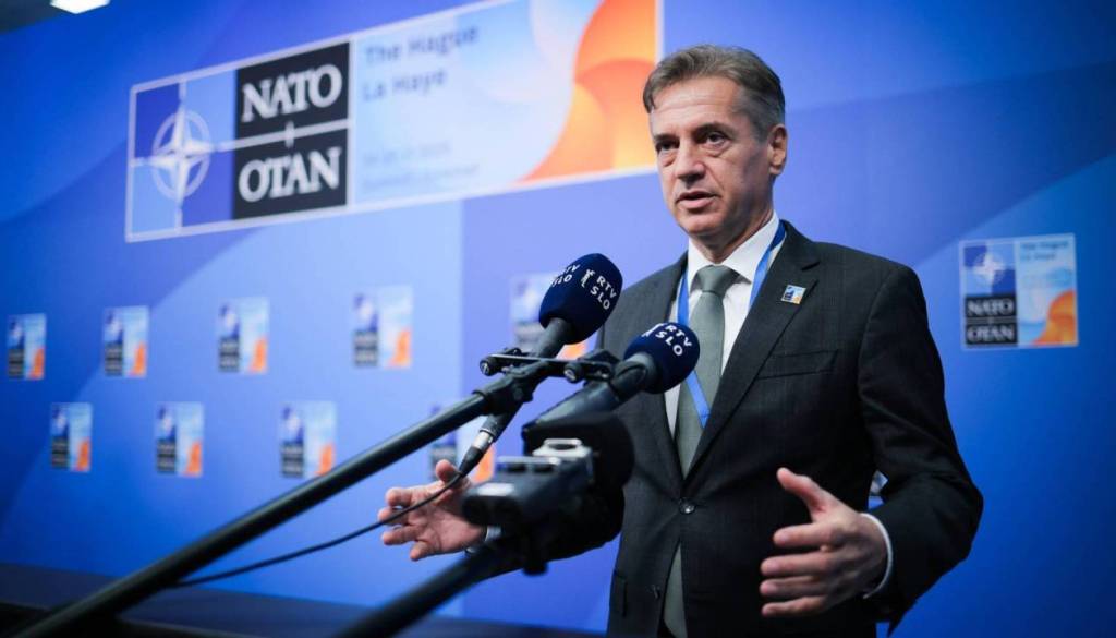 Golob napovedal dvig pokojnin za dodaten odstotek