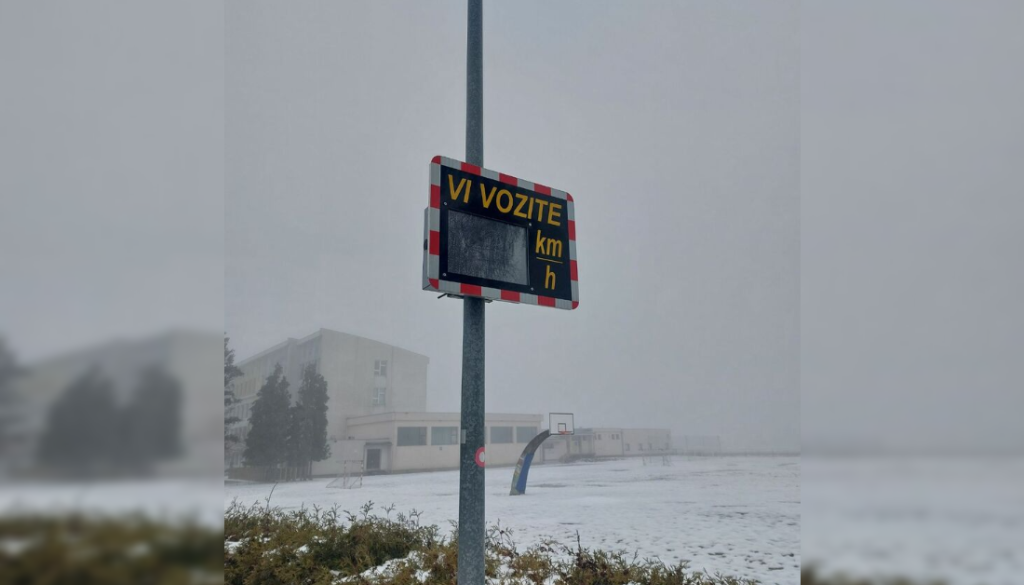 Pomurska občina namestila prikazovalnik hitrosti, meritve zaskrbljujoče