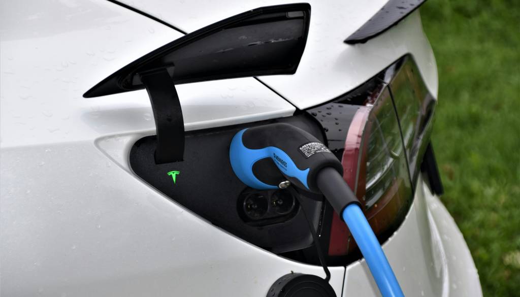 V Ljubljani obvezno plačilo parkirnine tudi med polnjenjem električnih vozil