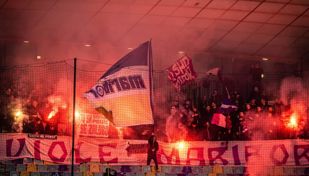 Maribor po zmagi proti Bravu kaznovan, v blagajno nogometne zveze 500 evrov