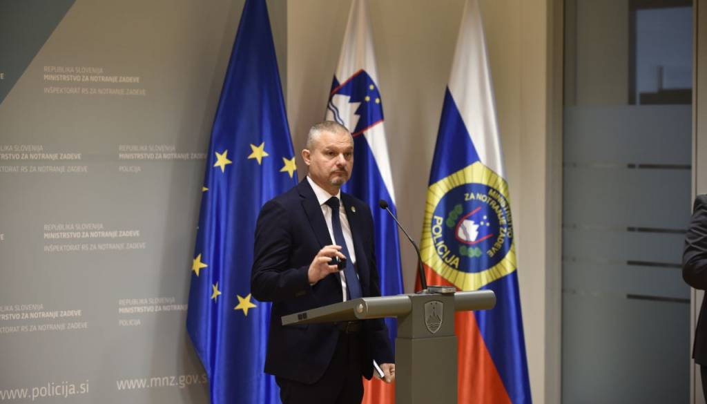 VIDEO: Policija z izjavo po odmevni aretaciji vplivneža Aleksandra Repića