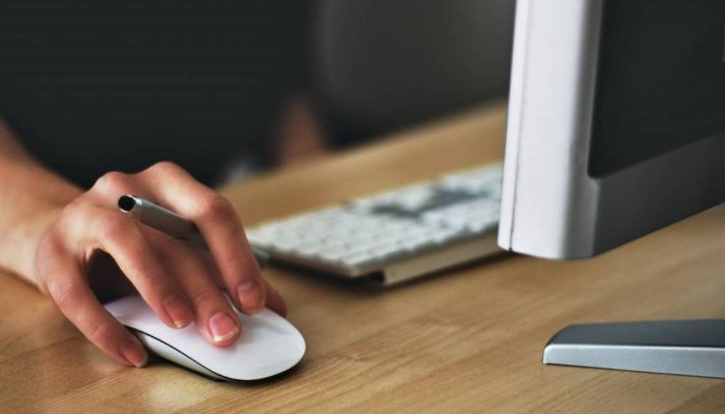 Iščete novo službo? V Mariboru zaposlijo učitelja vožnje in veterinarskega tehnika, zaposluje tudi holding