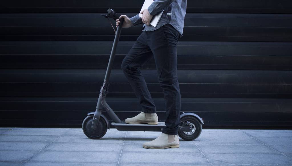 Od danes drugačna pravila za vožnjo z e-skiroji