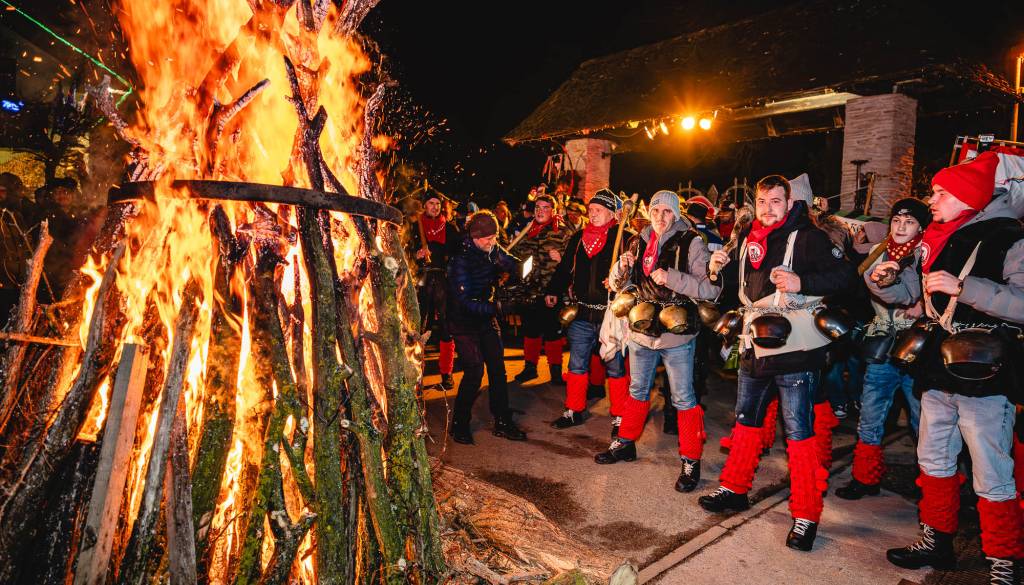 FOTO in VIDEO: Korantov skok naznanil uradni začetek pustovanja