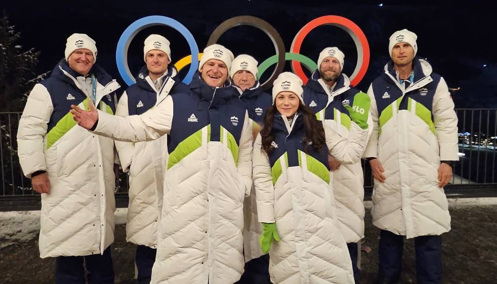 Olimpijski mimohod v polnem teku, Slovenijo vodita Nika in Domen Prevc