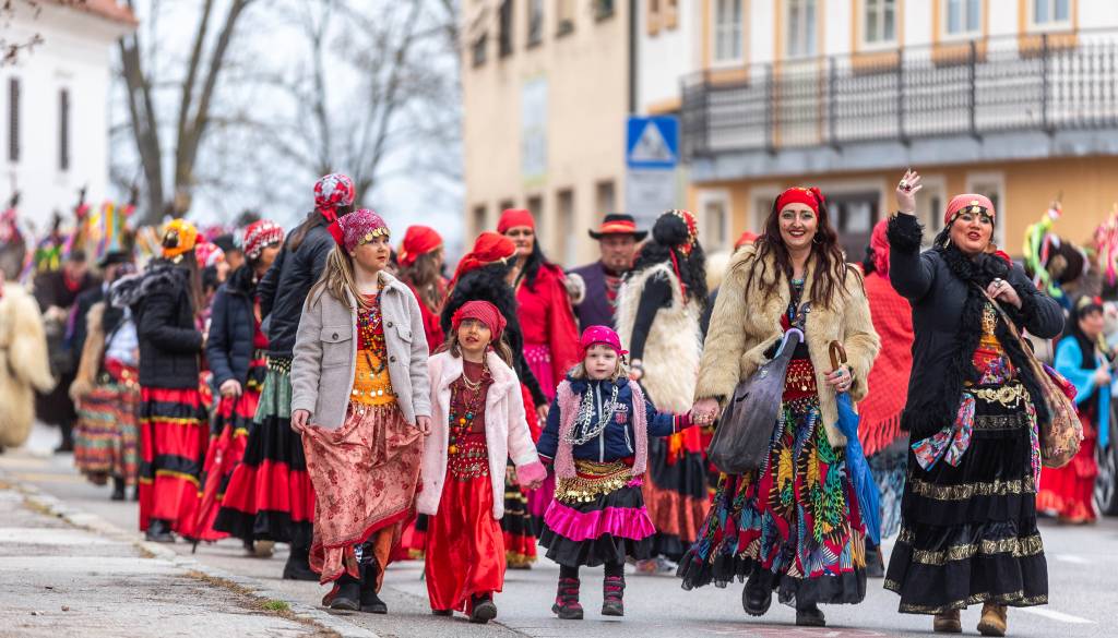 Z otvoritveno etnografsko povorko se bo na Ptuju začelo Kurentovanje. Koliko skupin bomo videli?