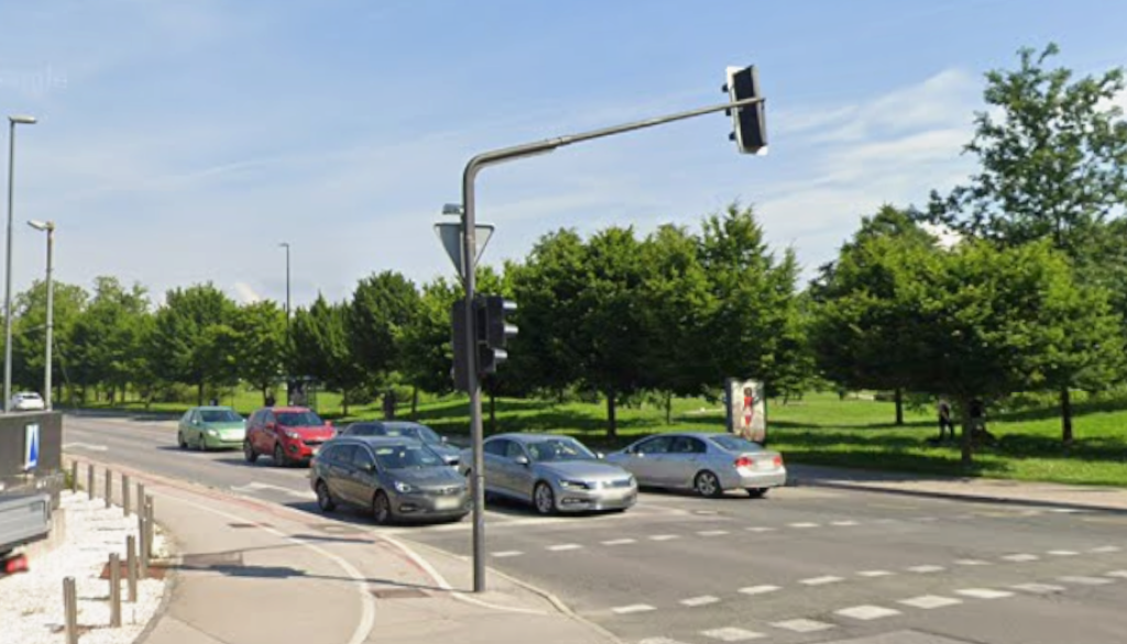 Zelena v tem ljubljanskem križišču le 20 sekund, rdeča pa predolgo?