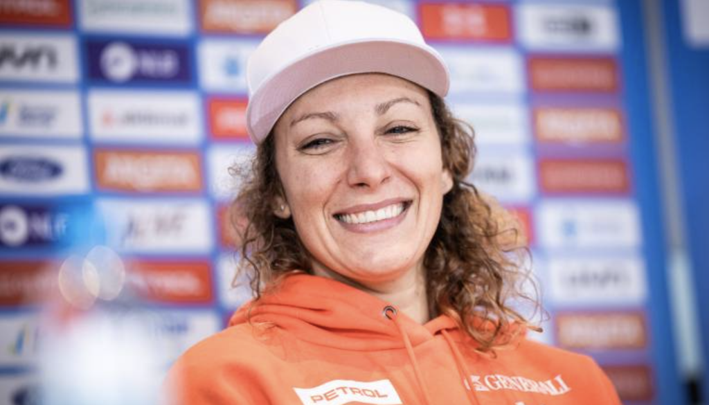 Štuhec na smuku 15., v ciljni ravnini komaj zadržala solze