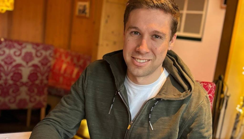 Sašo Avsenik se javlja iz Barcelone: Harmoniko je moral odložiti, a ne obupa