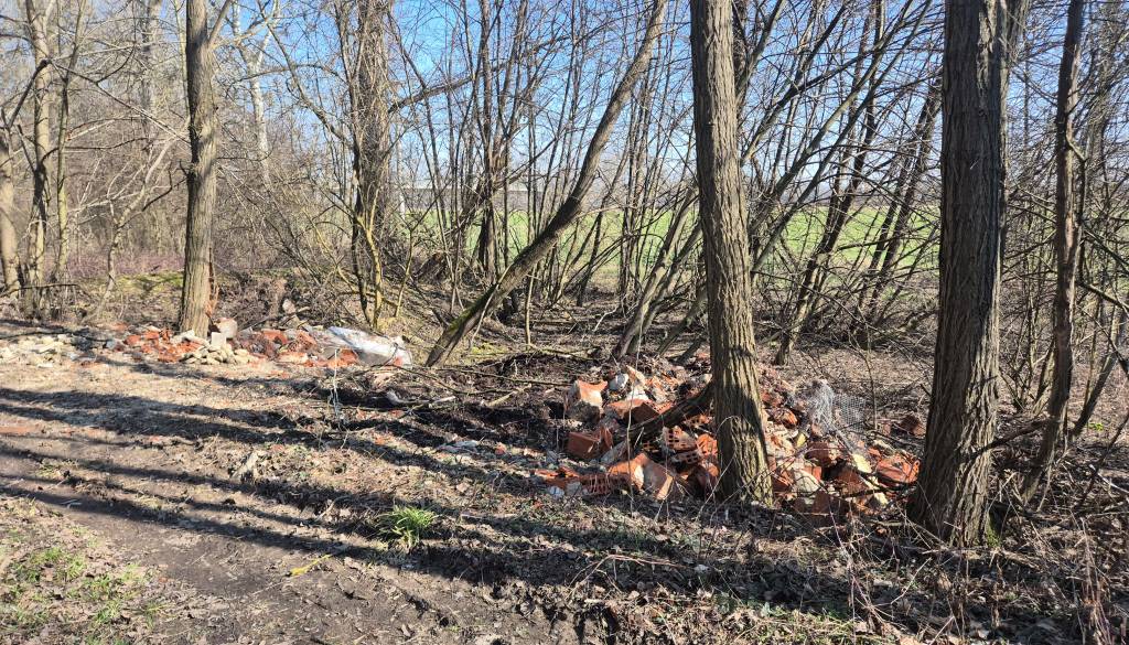 Nelegalni odpadki tudi ob vodnih zajetjih, takšne so kazni za kršitelje na območju soboške občine