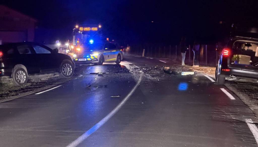 Voznica v Limbušu zapeljala na nasprotni pas, v trčenju voznik huje poškodovan