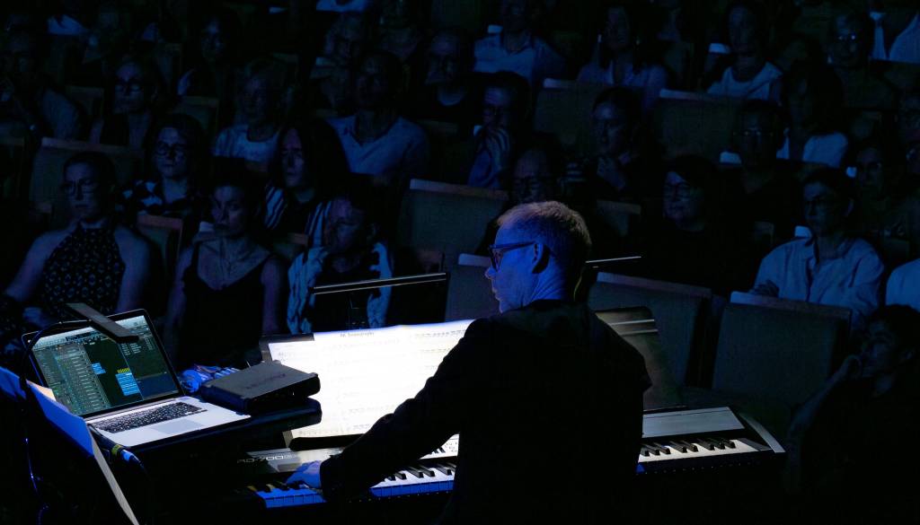 FOTO in VIDEO: Tudi Gorenjci včeraj ganjeni zapuščali Cankarjev dom. Kranjčanka: »Za trenutek sem pozabila na vse«