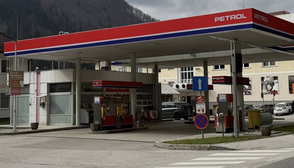 V tej gorenjski občini že tretji dan na črpalkah ni goriva