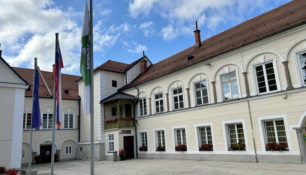 Občina Rače - Fram opozarja: ne spuščajte neznancev, ki se predstavljajo kot terapevti